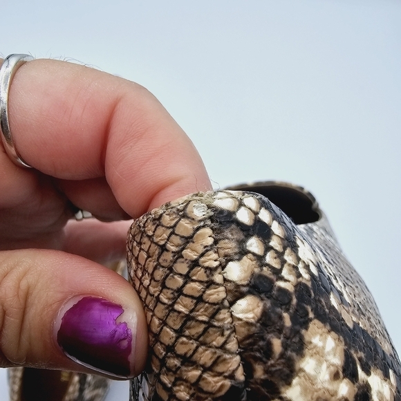 Madden Girl Henie Snake Print Pointed Toe Flats Loafers 6.5 NWOT - Picture 10 of 10